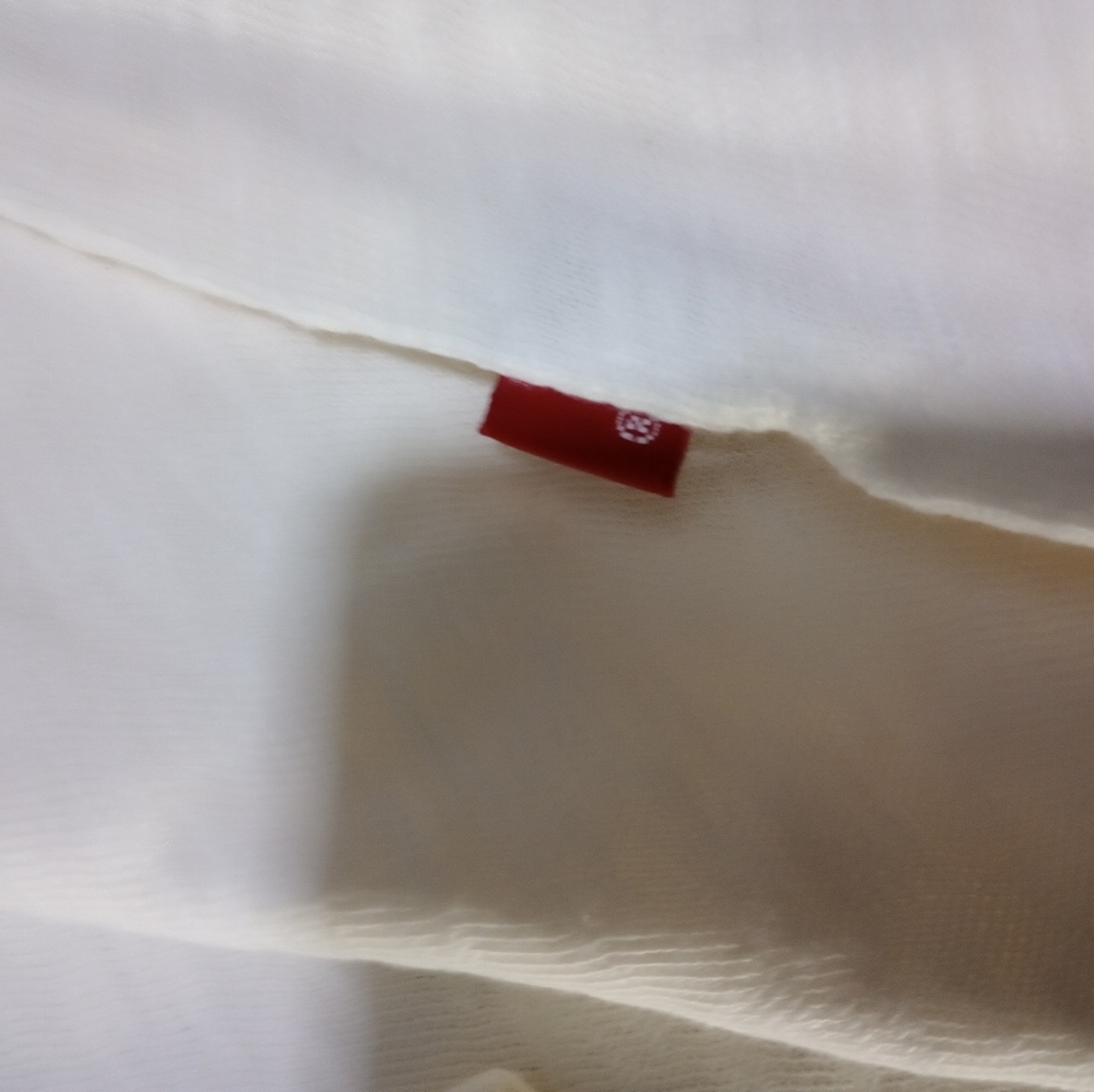 Levi's Classic White Tee - Picture 6 of 8